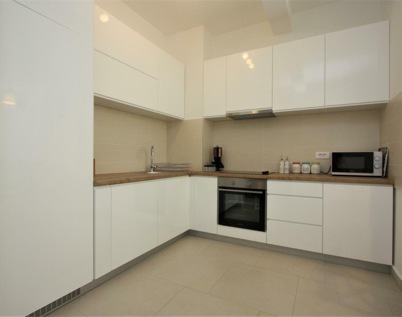 Luxury 1 Bedroom Apartment With Cozy Garden D2-2 In Morinj Kotor Exterior foto
