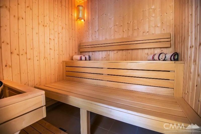 Luxury 1 Bedroom Apartment With Cozy Garden D2-2 In Morinj Kotor Exterior foto